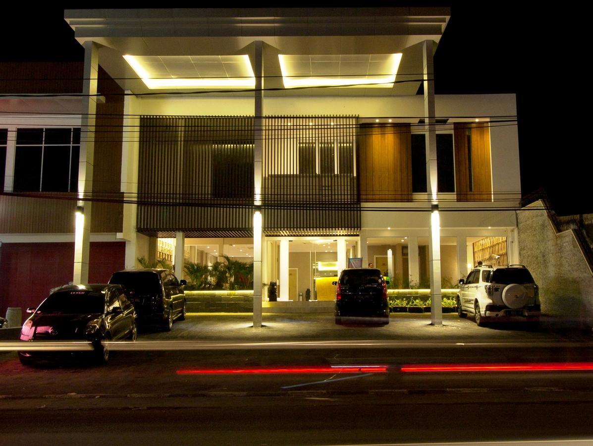 Vinotel Cirebon Exterior foto